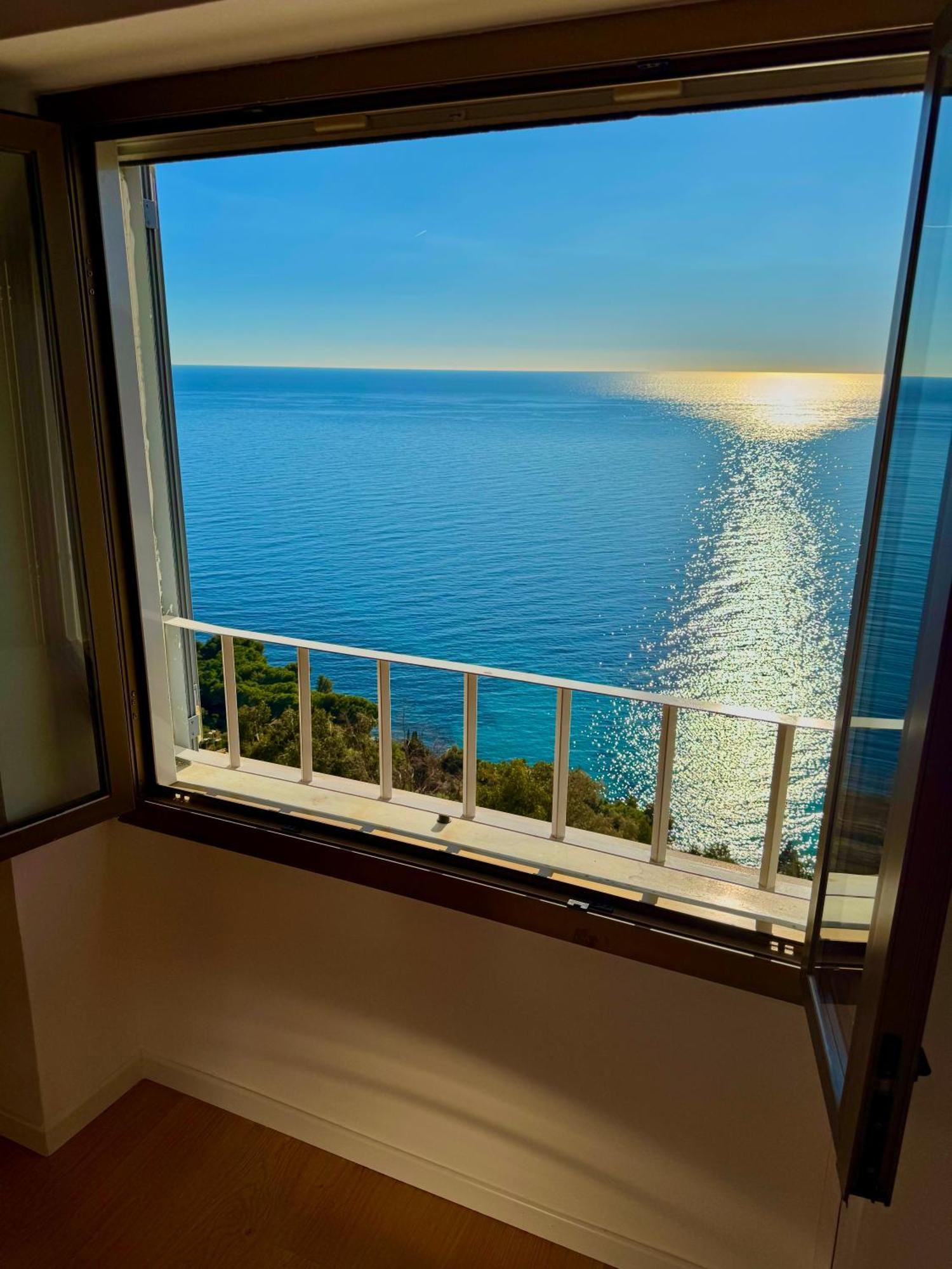 Apartamento Kiss Of Sea - Balzi Rossi & Baia Beniamin Ventimiglia Exterior foto